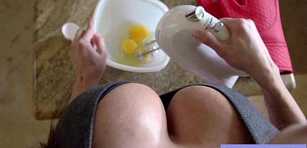  (ariella ferrera) Housewife With Big Tits Enjoy Hardcore Sex mov-04
